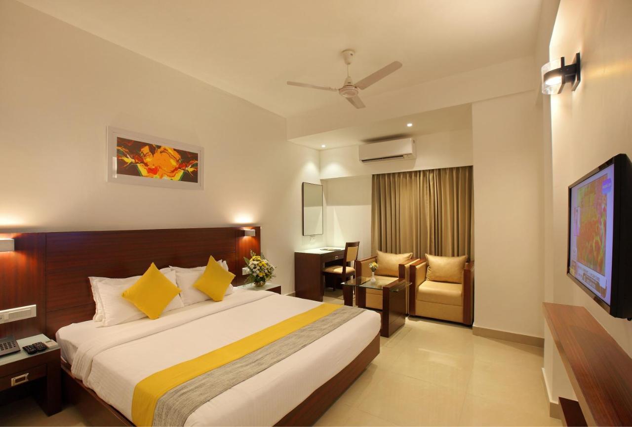 Hotel Park Residency Kuttiyadi Kuttyadi Exterior foto