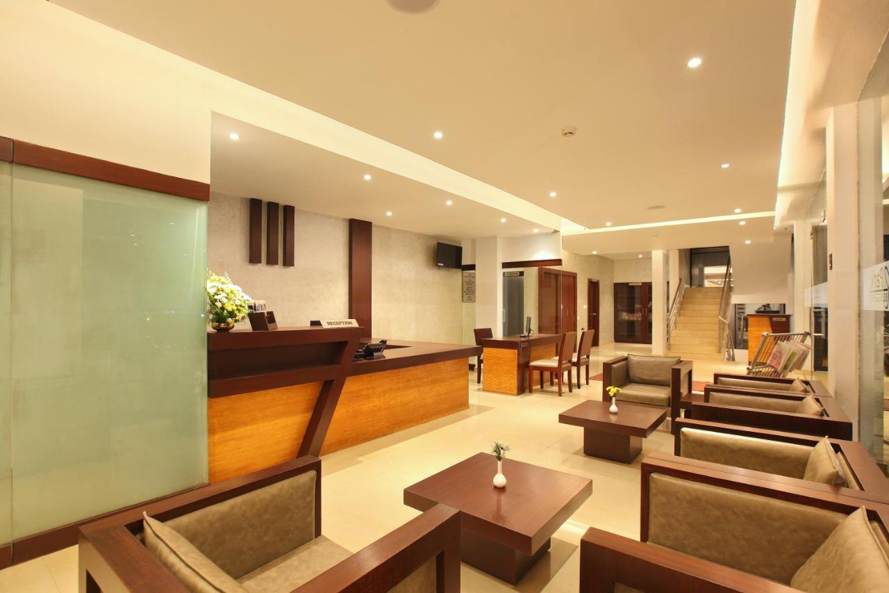 Hotel Park Residency Kuttiyadi Kuttyadi Exterior foto